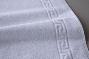 TOALLA BLANCA GRECA SB 100% ALGODÓN 450 GRS