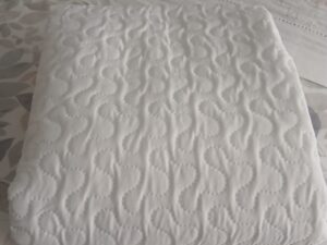 PROTECTOR DE COLCHÓN ACOLCHADO REVERSIBLE MODELO KIADA. MICROFIBRA/MICROFIBRA